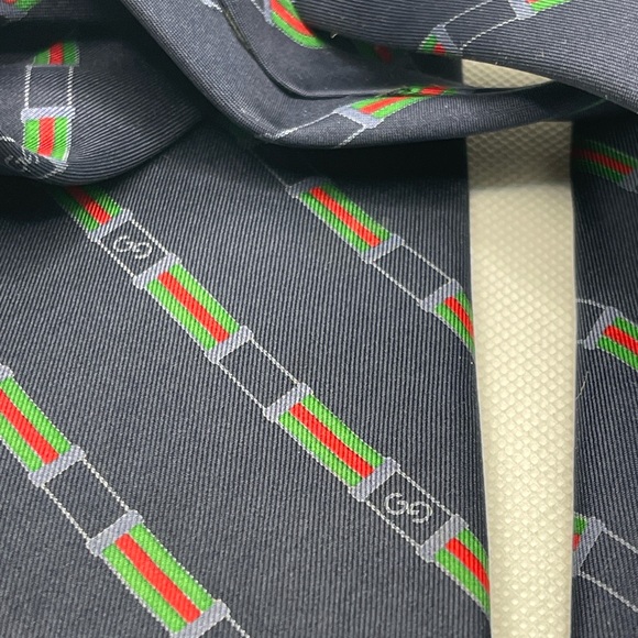 Vintage Gucci Necktie-Rare!  Great condition! - Picture 6 of 7